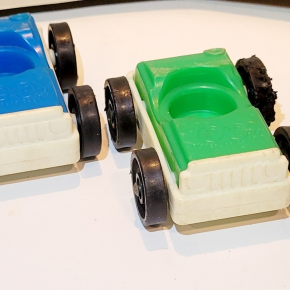 4 Vintage Fisher Price Little People Single One Person Cars. - Picture 4 of 9